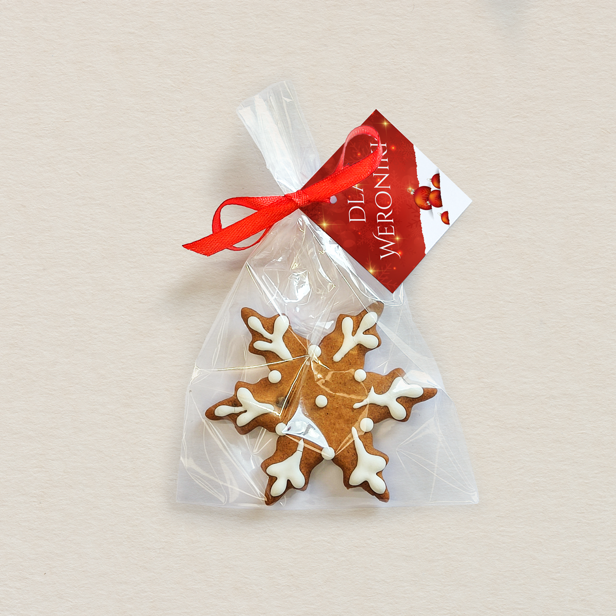 swieta-piernik-sniezynka-czerwone-bombki-2