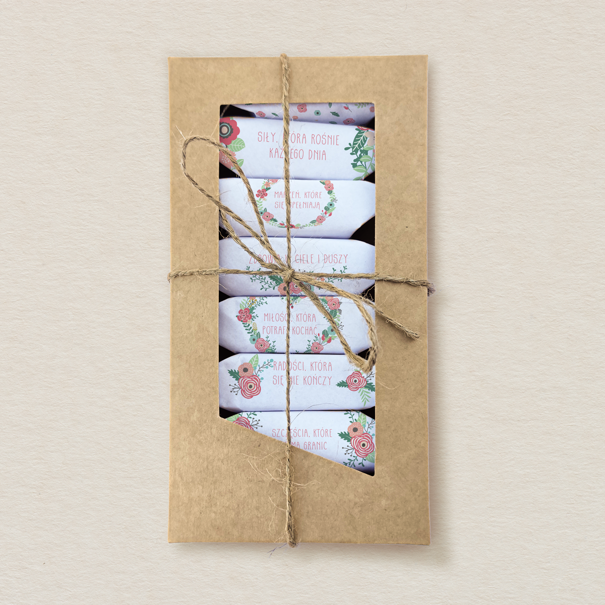 dzien-matki-krowki-w-ozdobnym-pudelku-wianki