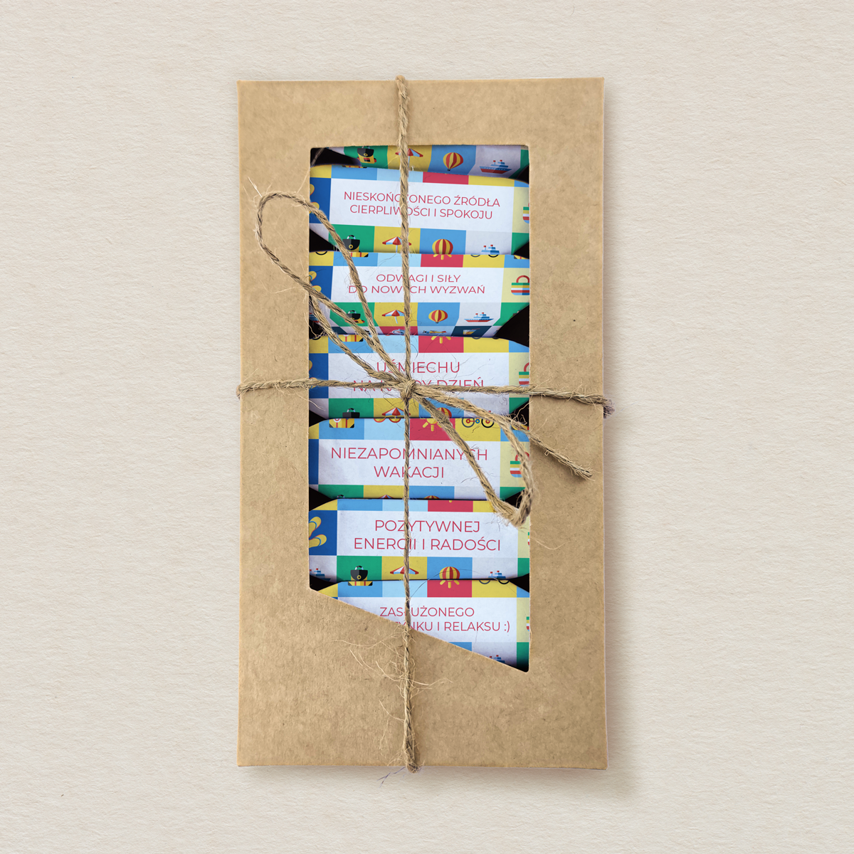 zakonczenie-szkoly-krowki-w-ozdobnym-pudelku-kolorowe