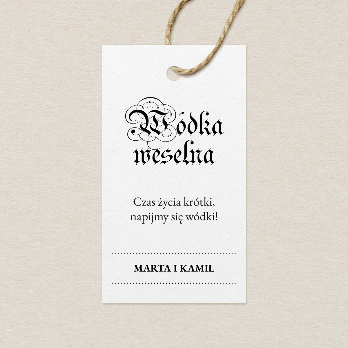 zawieszka-na-alkohol-do-zaproszen-retro-gazeta