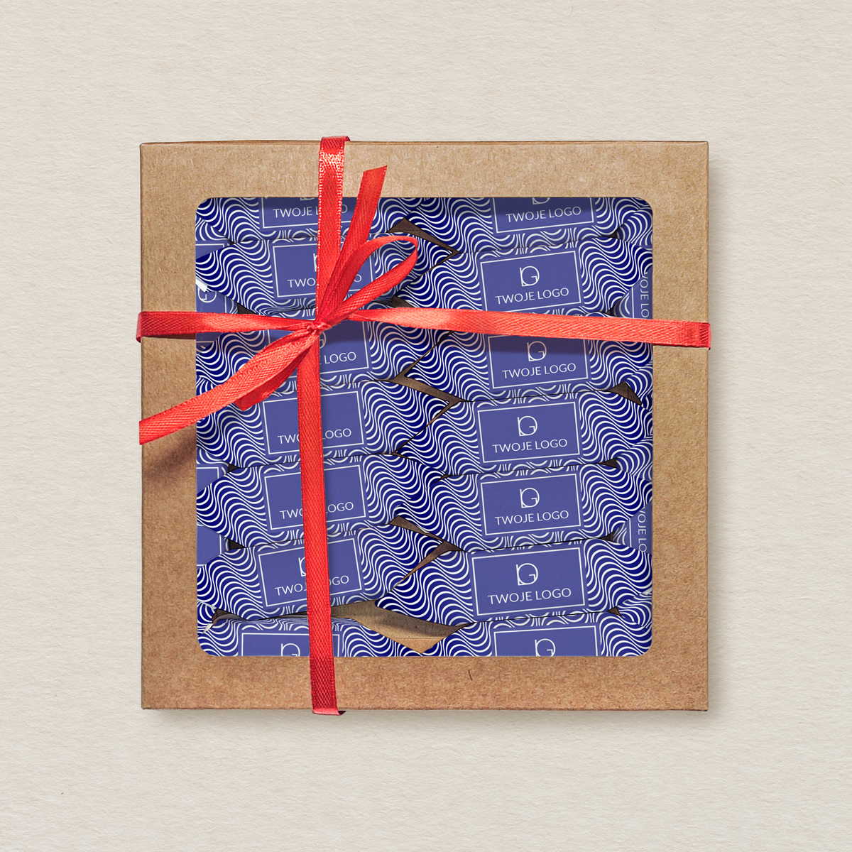 krowki-w-kwadratowym-pudelku-firmowe-niebieskie