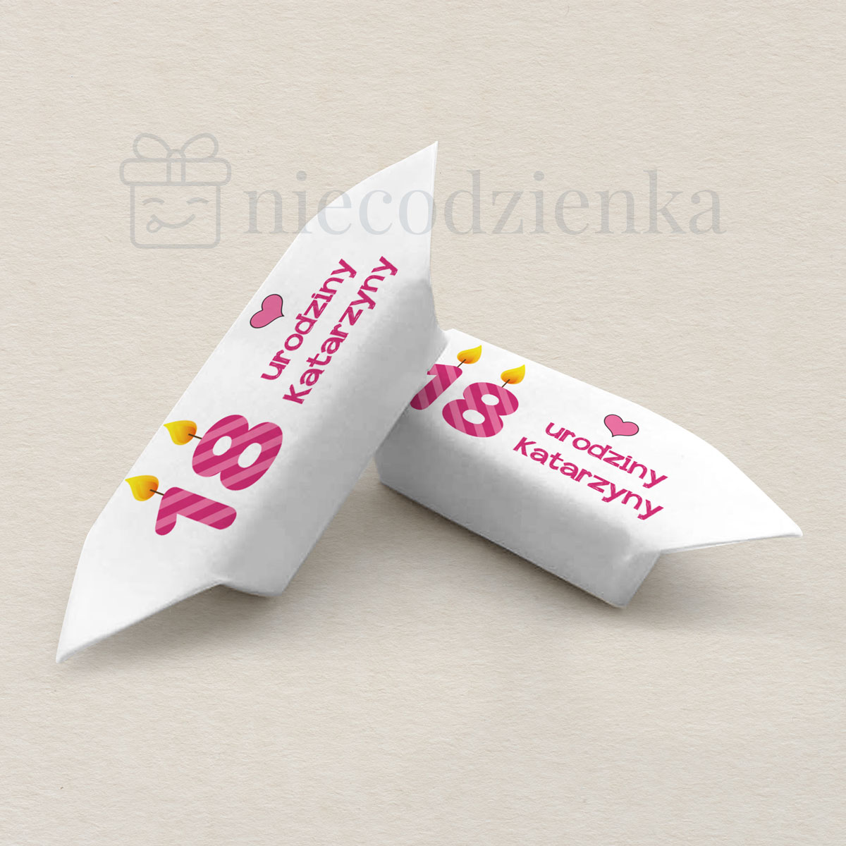 krowki-urodzinowe-18-rozowe-swieczki