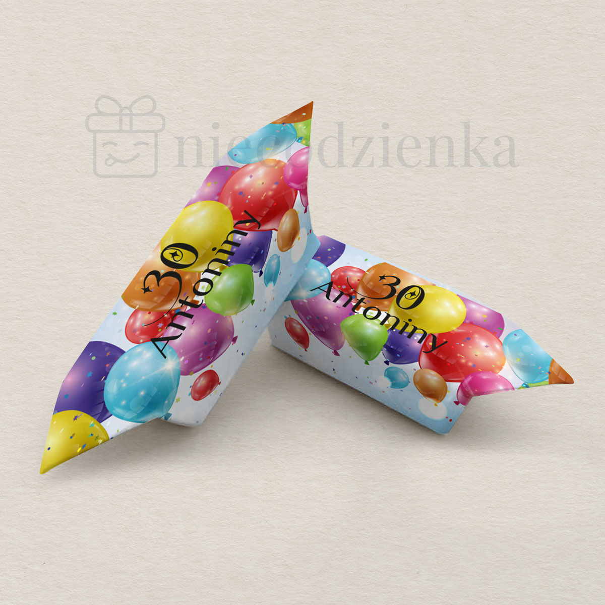 krowki-urodzinowe-kolorowe-balony