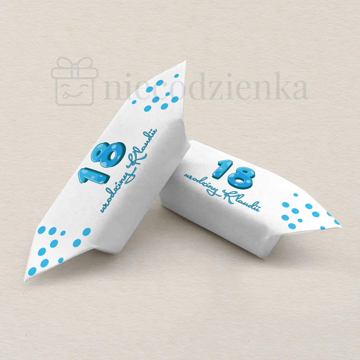 krowki-urodzinowe-18-niebieskie-kropeczki