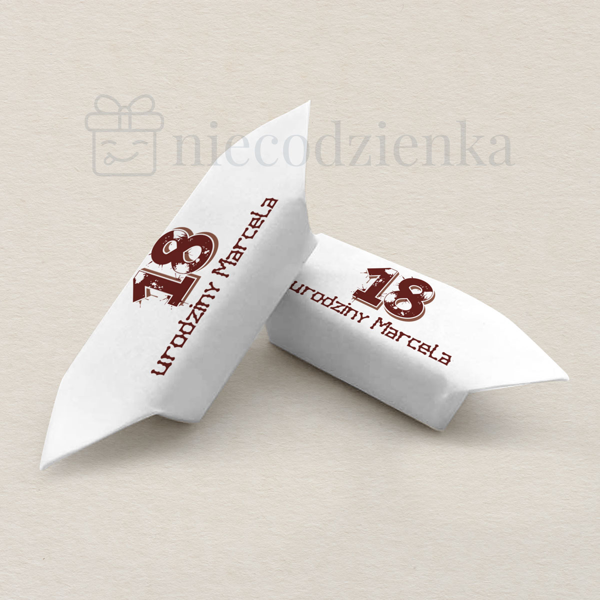 krowki-urodzinowe-18-z-brazowym-akcentem