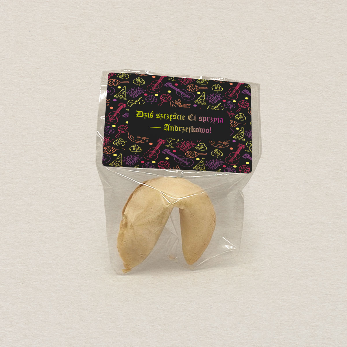 ciasteczko-z-wrozba-szczescie-ci-sprzyja