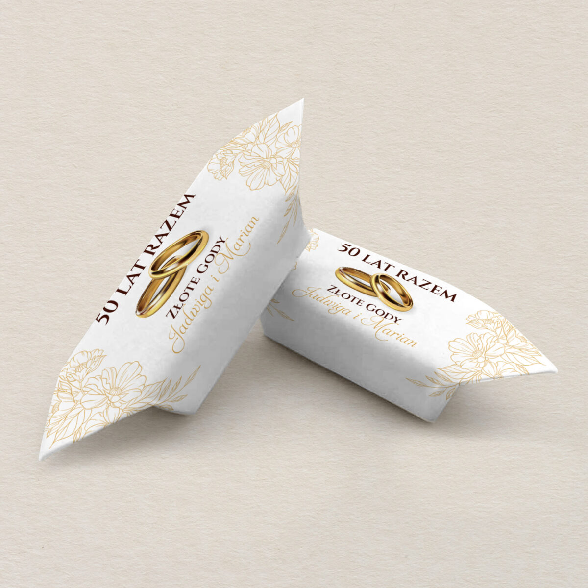 krowki-na-rocznice-slubu-zlote-kwiaty-z-obraczkami