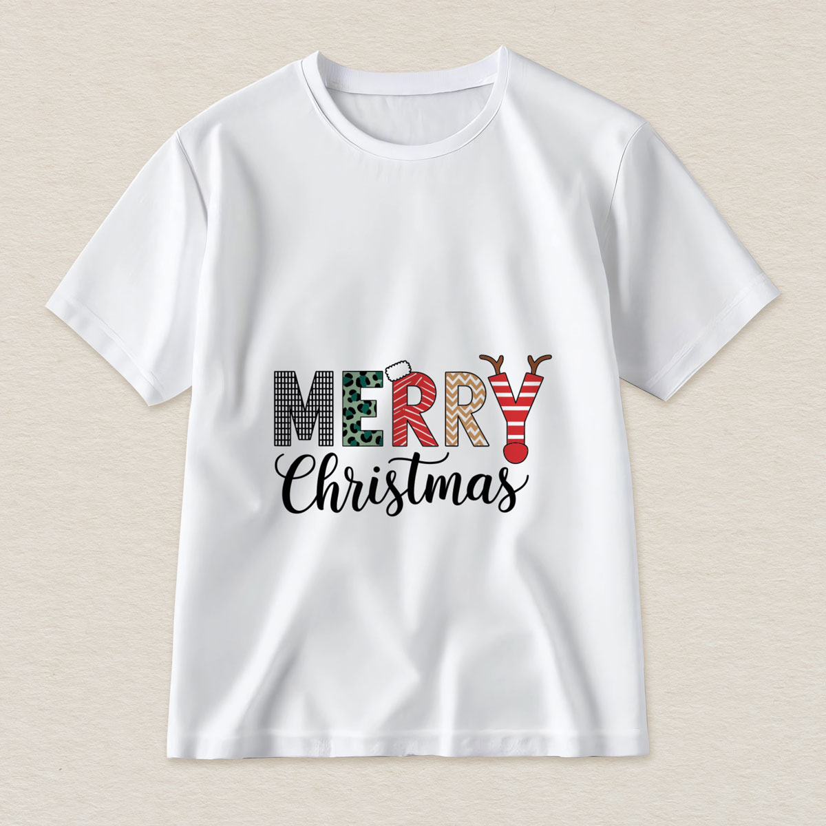 swiateczna-koszulka-z-humorem-merry-mix-kolorowych-liter