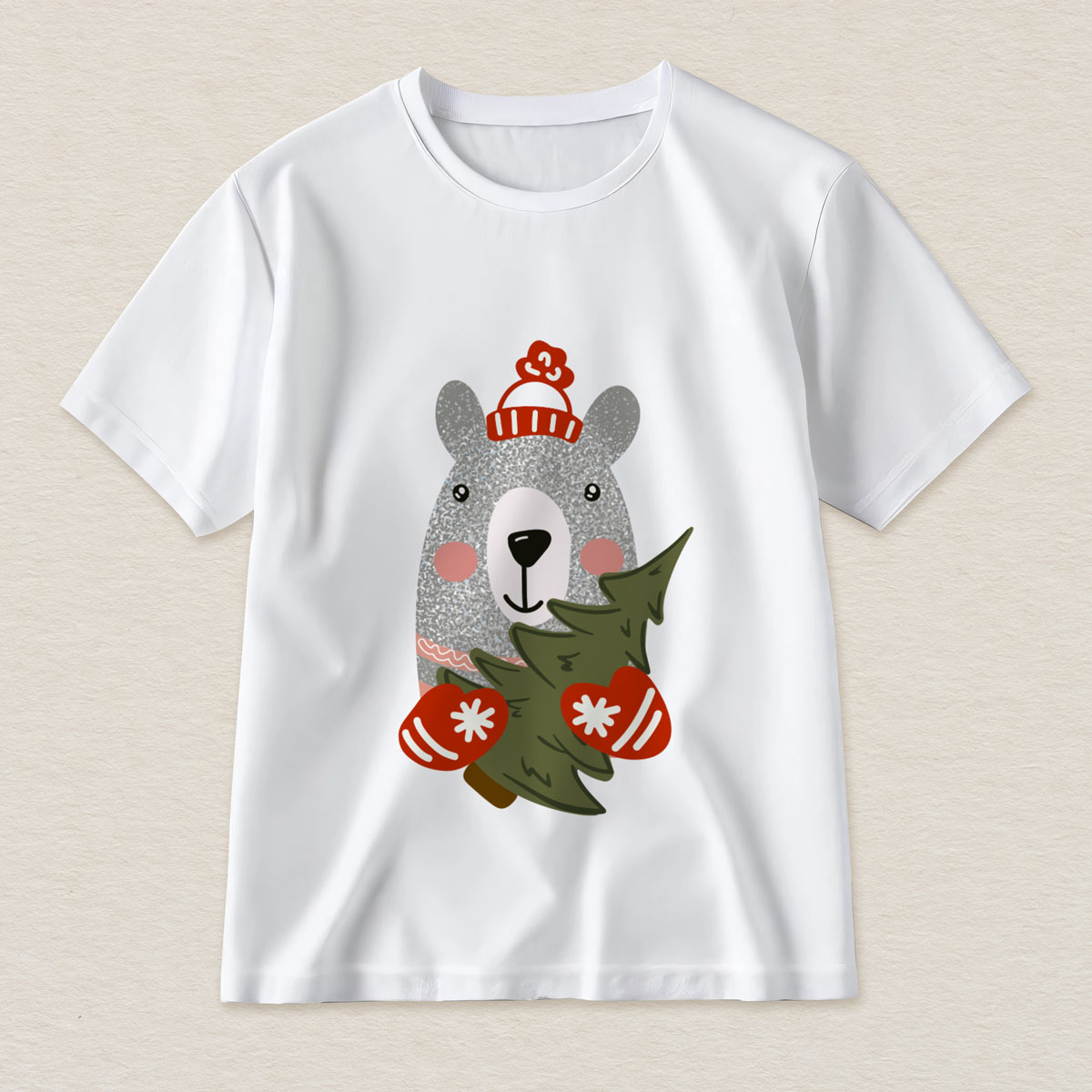 swiateczna-koszulka-z-humorem-mis-z-choinka