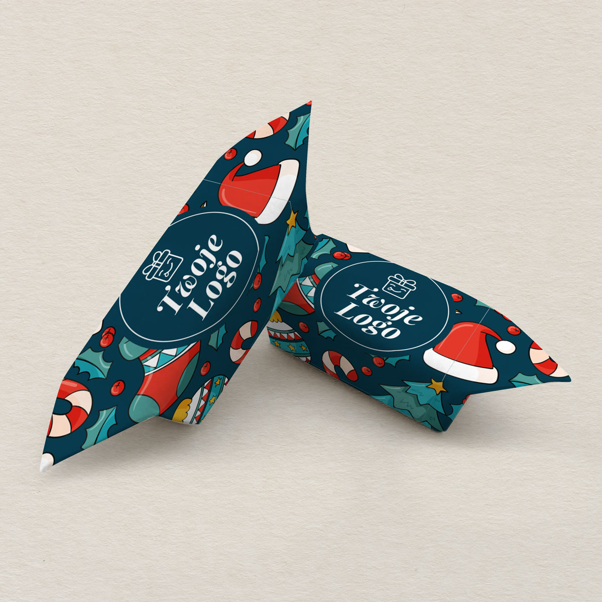 krowki-swiateczne-czapeczki-i-ostrokrzew