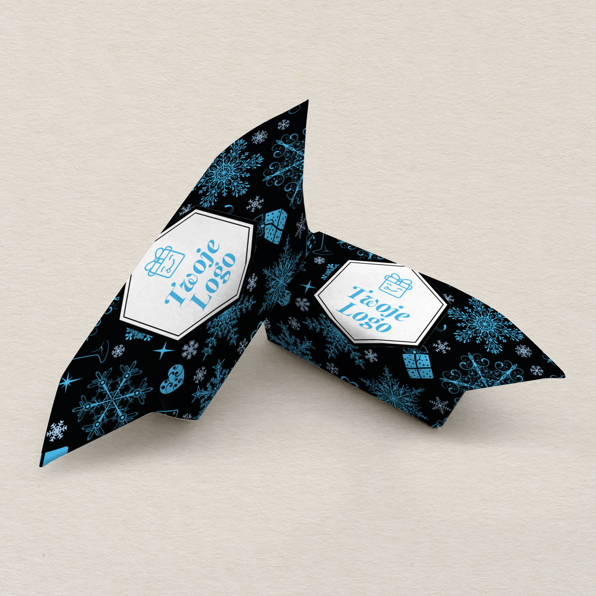 krowki-swiateczne-czarne-z-blekitnymi-sniezynkami