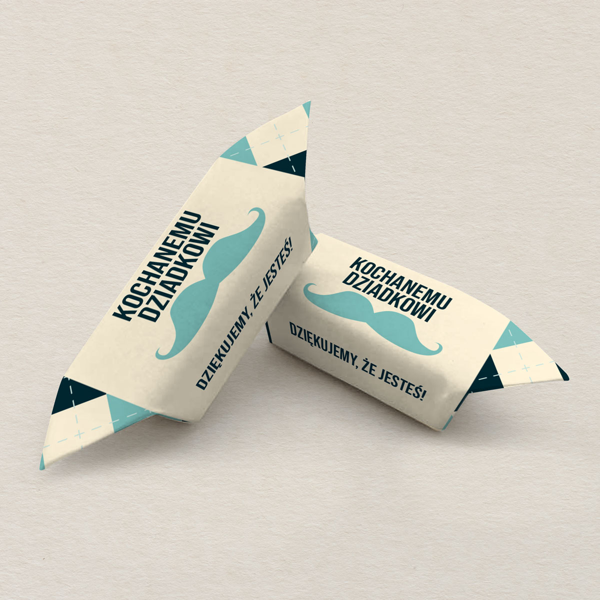 krowki-dzien-dziadka-stylowy-wzor-z-wasami