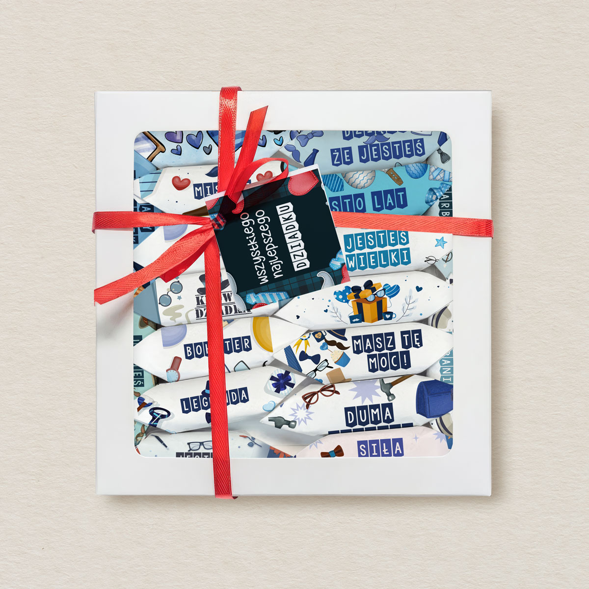 dzien-dziadka-krowki-z-zyczeniami-w-kwadratowym-pudelku