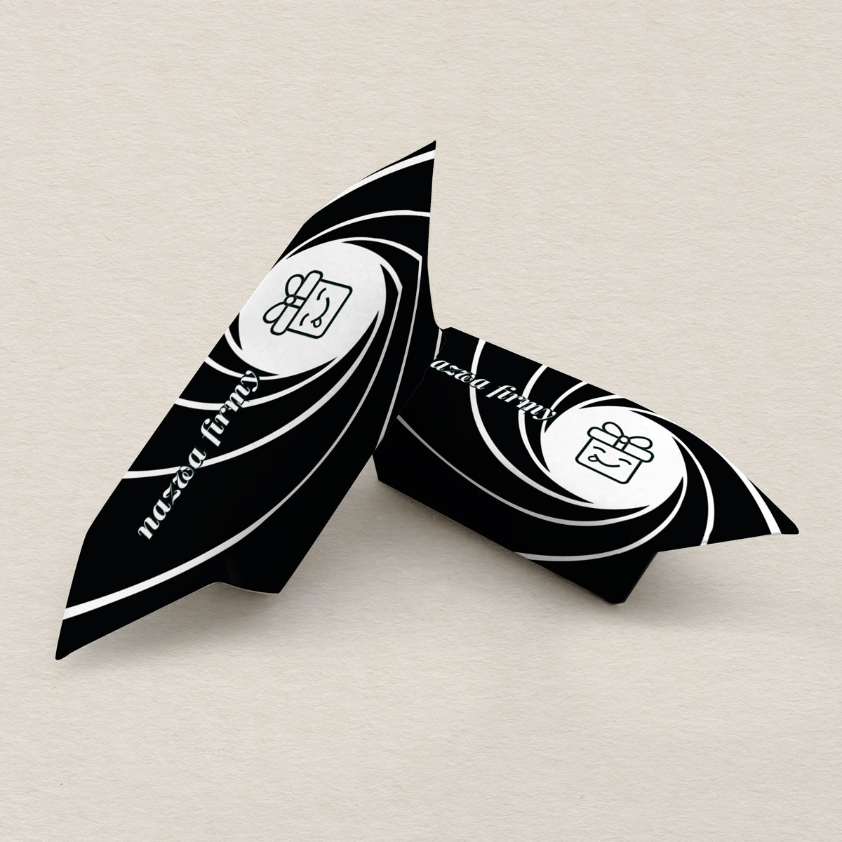 krowki-firmowe-z-logo-kontrast-black-white