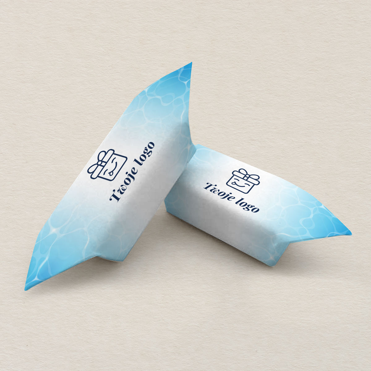 krowki-firmowe-z-logo-blekitna-struktura-aqua