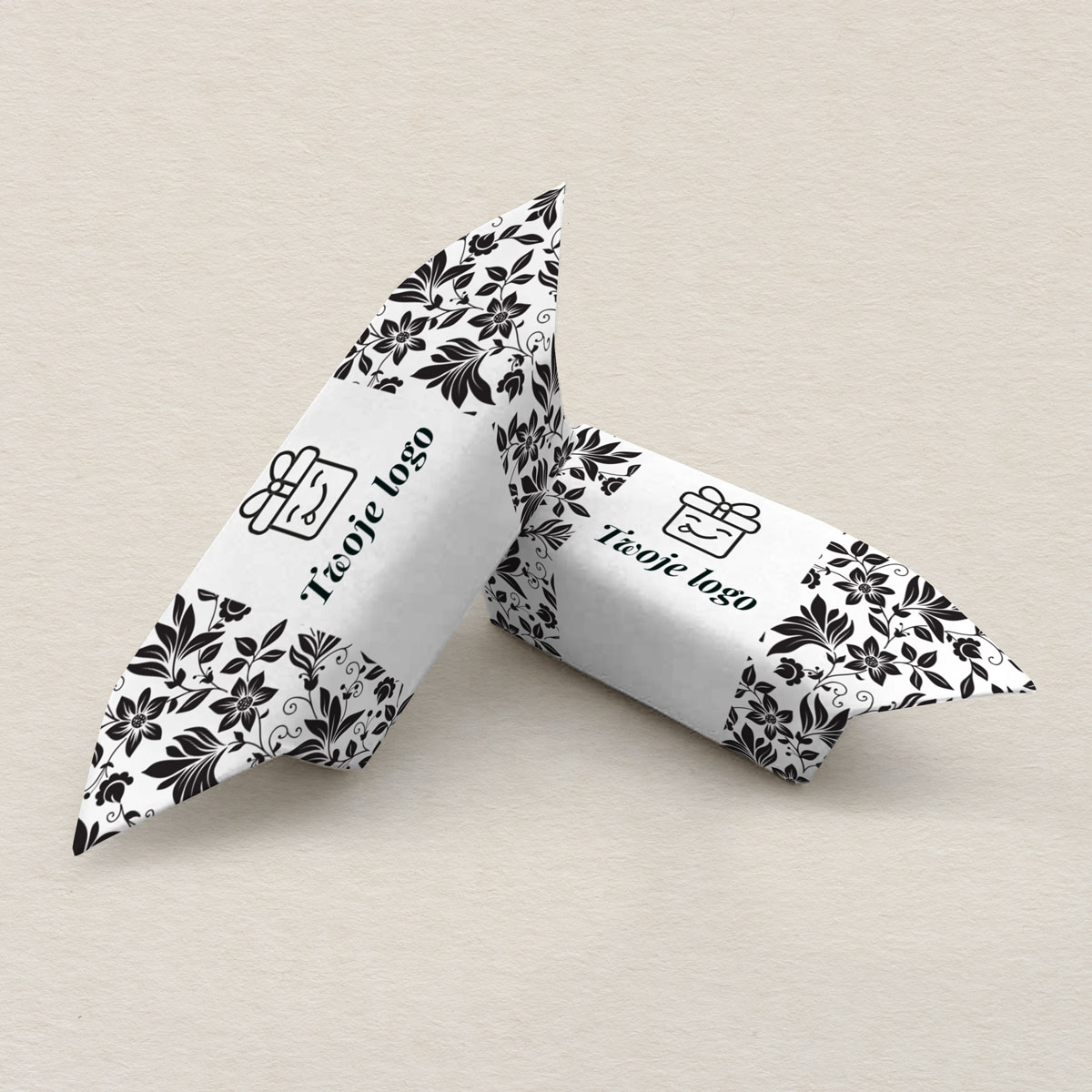 krowki-firmowe-z-logo-floral-black-white