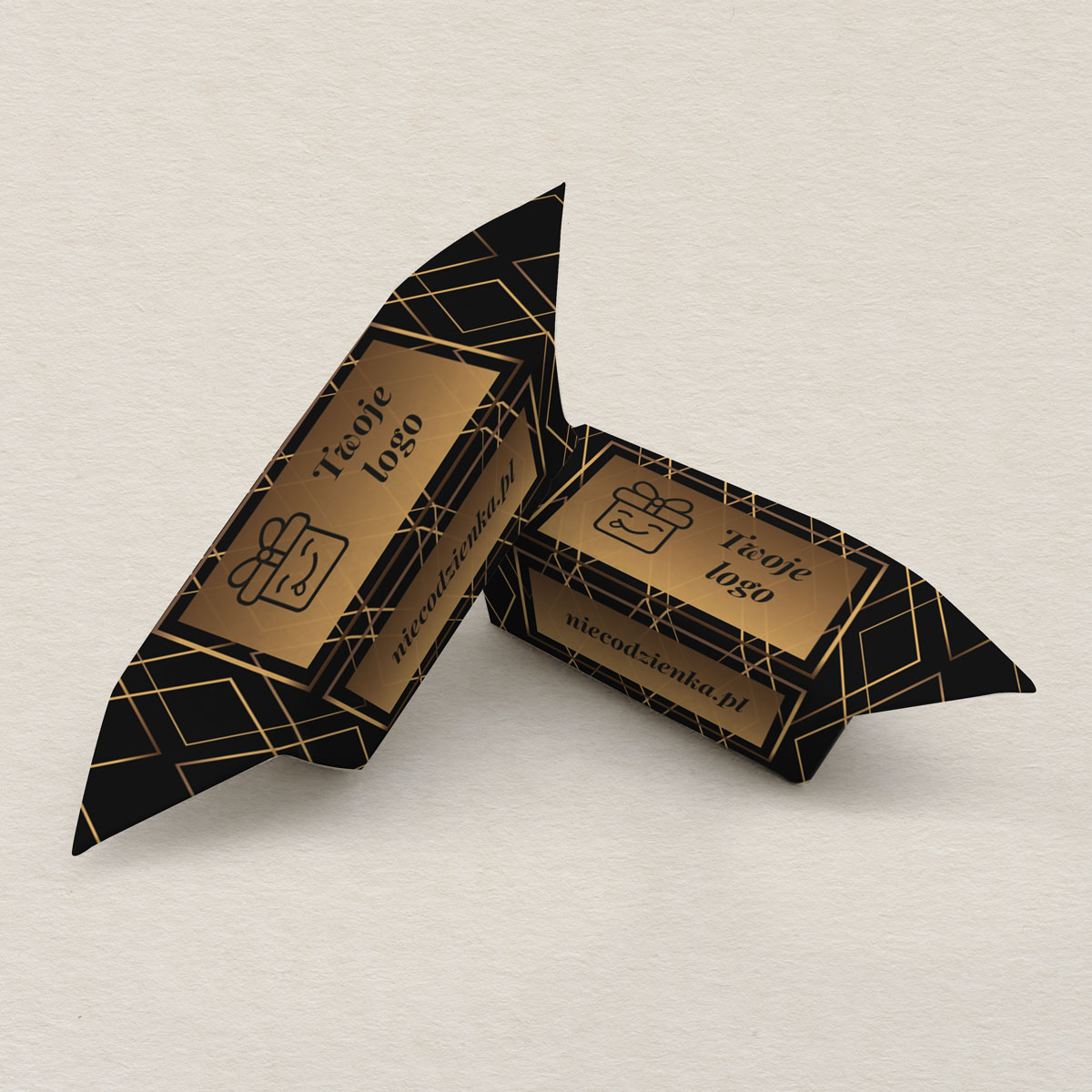 krowki-firmowe-z-logo-zlota-geometria-black-gold