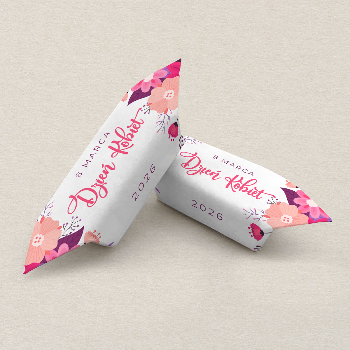 krowki-na-dzien-kobiet-kwiatowa-ramka