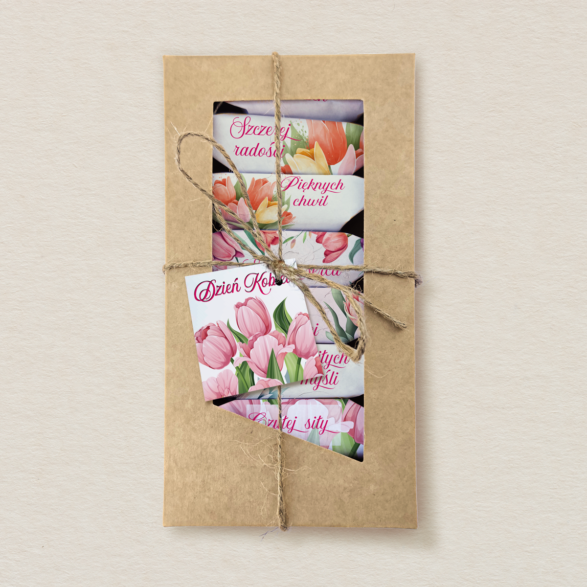 dzien-kobiet-krowki-w-ozdobnym-pudelku-tulipanowa-elegancja