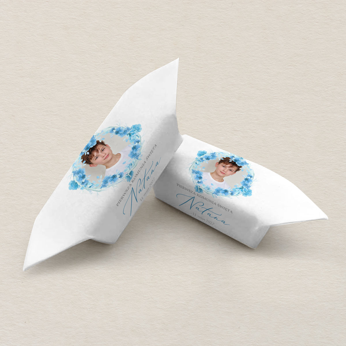 krowki-komunijne-ze-zdjeciem-niebieski-wianek-kwiatowy