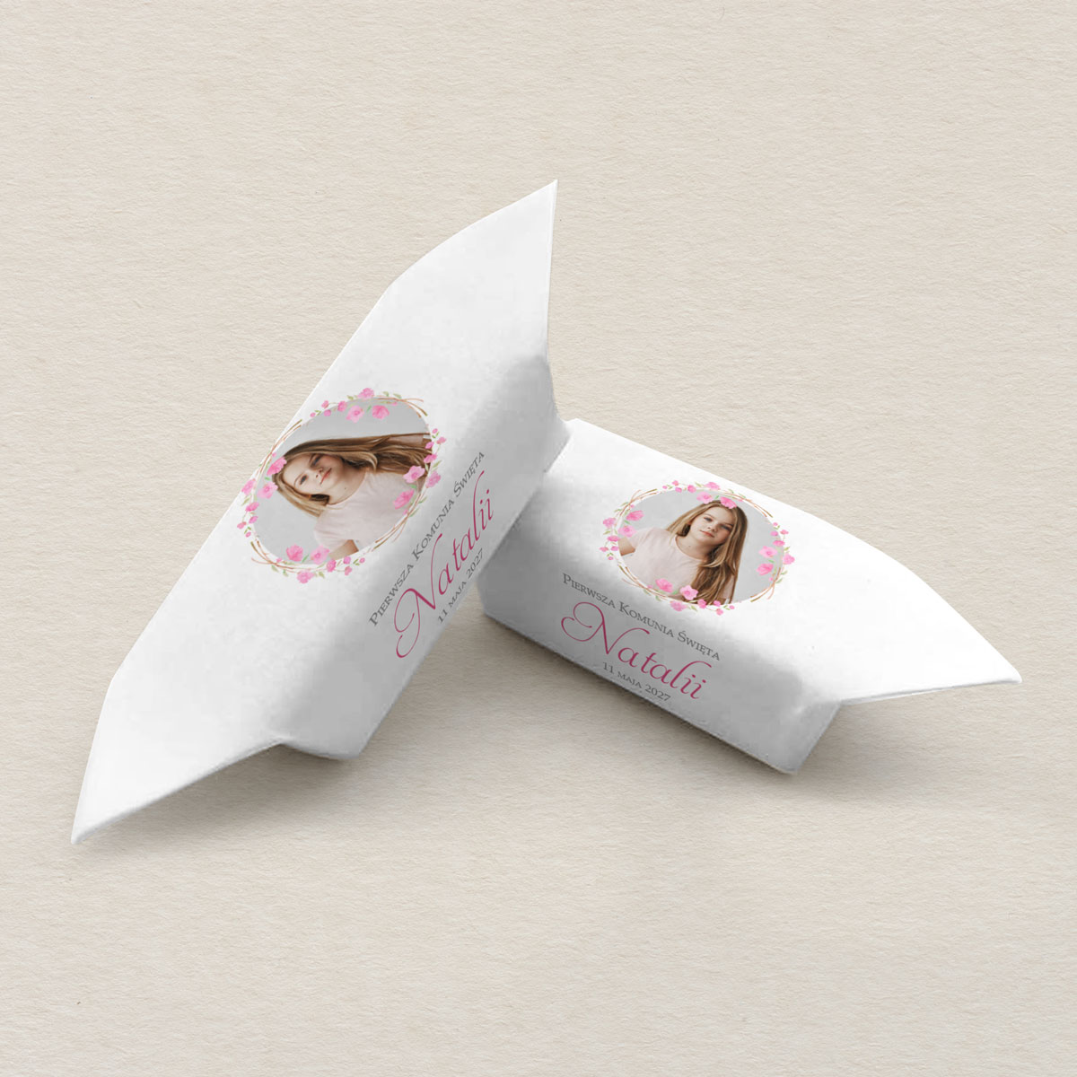 krowki-komunijne-ze-zdjeciem-delikatne-rozowe-kwiaty