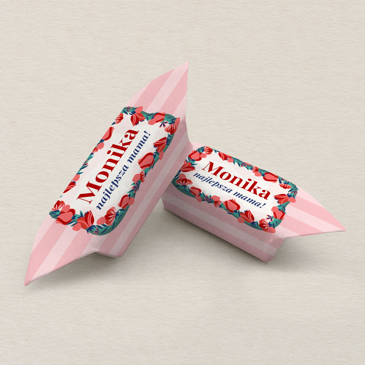 krowki-na-dzien-mamy-kwiatowa-ramka-z-imieniem