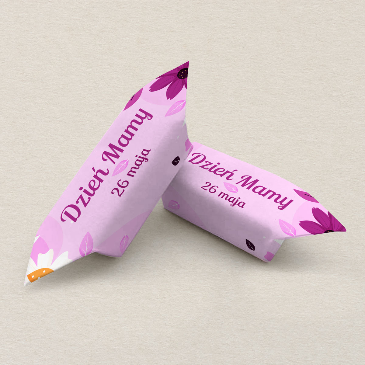 krowki-na-dzien-mamy-fioletowe-kwiaty-26-maja