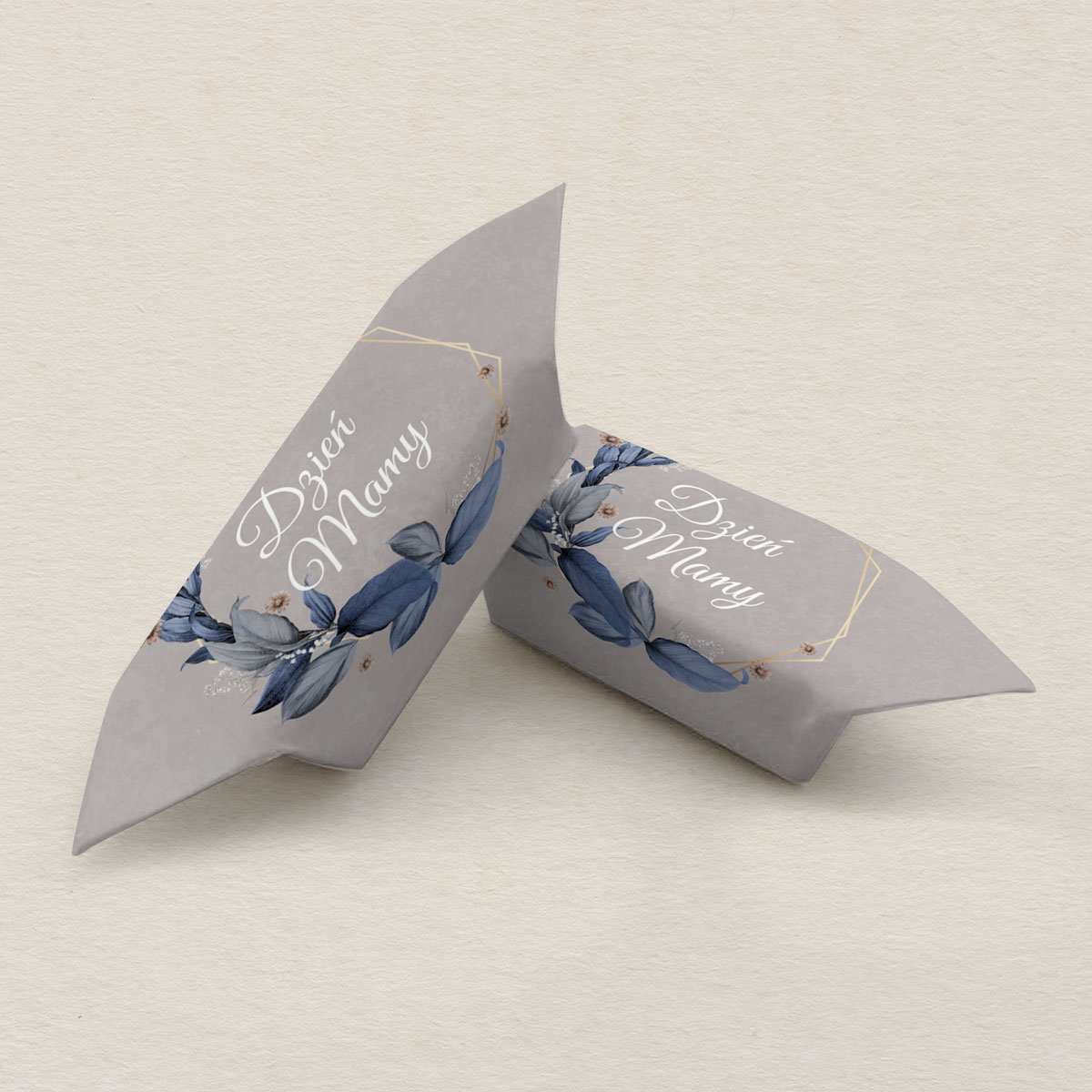 krowki-na-dzien-mamy-eleganckie-niebieskie-kwiaty