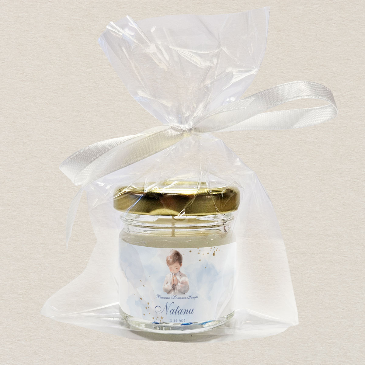 swieczka-komunijna-podziekowanie-dla-gosci-chlopiec-modlitwa-i